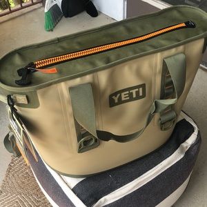 NWT Yeti Hopper 30